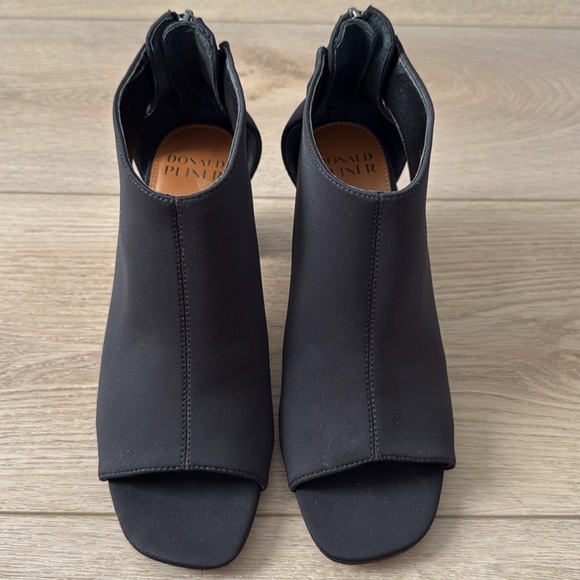 Donald Pliner Panina Black Bootie size 8 - Picture 4 of 9